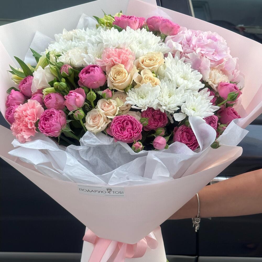 Ніжний букет з гортензією