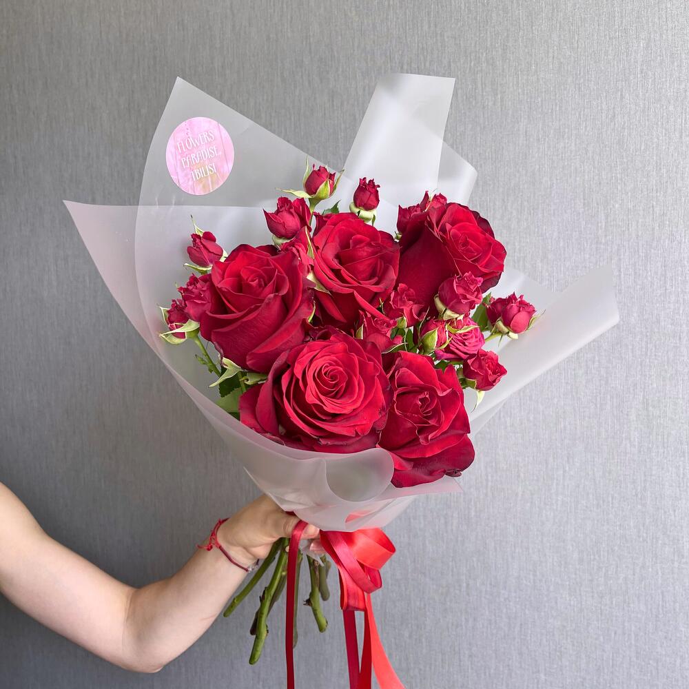 Букет микс из веточной и одноголовой розы